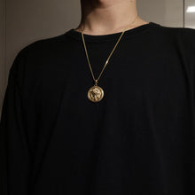 Load image into Gallery viewer, 14k 18k gold circle medusa pendant necklace