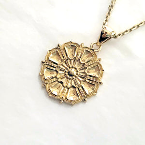 14k 18k gold lotus pendant necklace 1
