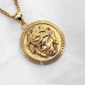 14k 18k gold circle medusa pendant necklace