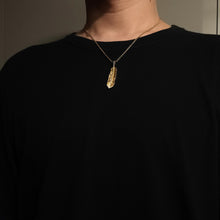 Load image into Gallery viewer, 14k 18k gold men&#39;s feather pendant necklace
