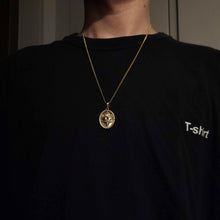 Load image into Gallery viewer, 14k 18k gold sacred heart of Jesus pendant necklace
