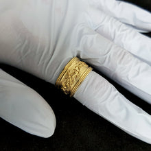 Load image into Gallery viewer, 14k 18k gold wide galloping horses ring
