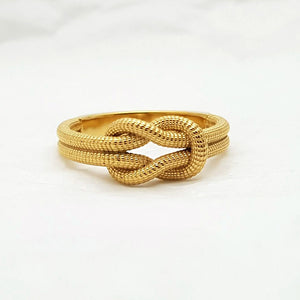 men's and women's knot ring in 14k and 18k gold