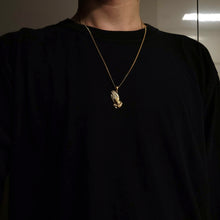 Load image into Gallery viewer, 14k 18k gold praying hands pendant necklace for men and women
