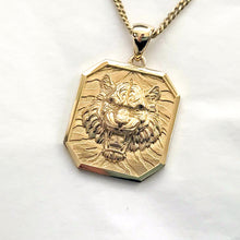 Load image into Gallery viewer, men&#39;s tiger pendant necklace in 14k and 18k gold
